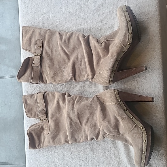 Steve Madden Luxe Taupe suede boots - Picture 1 of 4